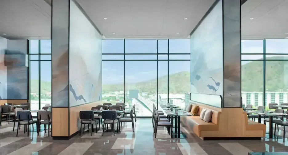 Holiday Inn and Suites Siracha Leamchabang