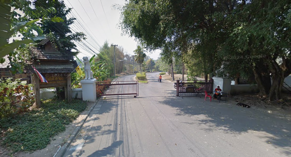 บ้านริมใต้สายธาร