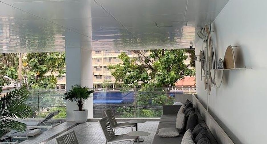 Chama Yen Akat Bangkok