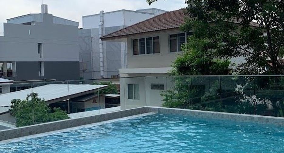Chama Yen Akat Bangkok
