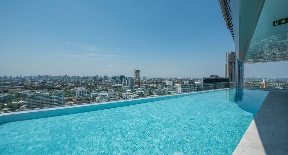 For rent 2 bedrooms condo in Bang Na, Bangkok
