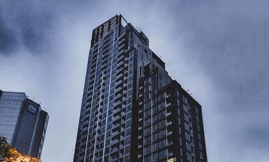 The Rich Ploenchit - Nana