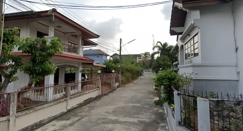Trakun Thong Village
