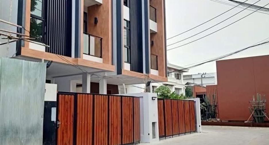 Modern Life Home в Хуайкхванге