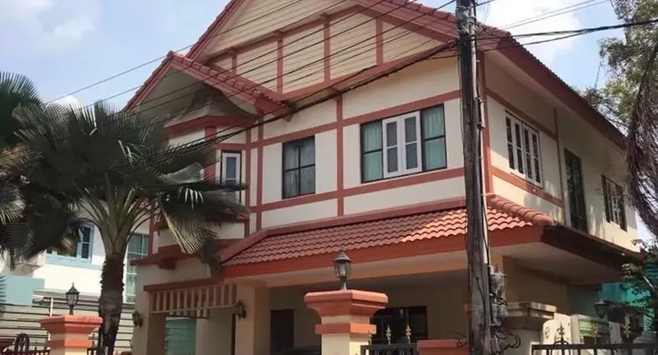 Laddarom Ratchaphruek-Rattanathibet