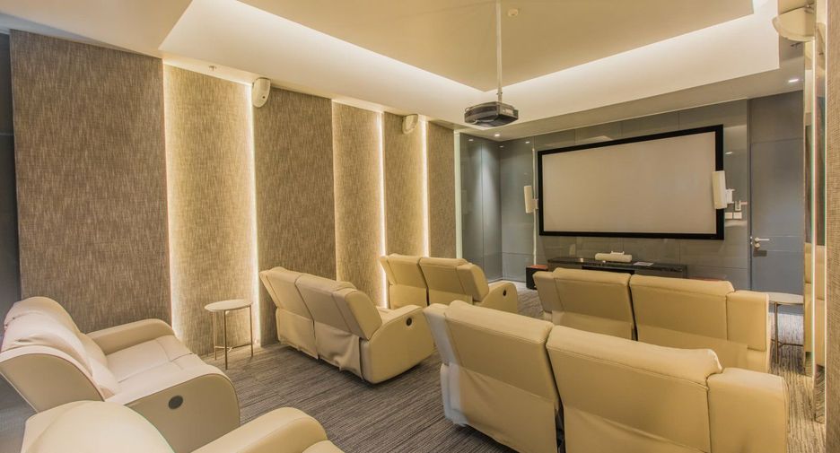 Hyde Sukhumvit 11