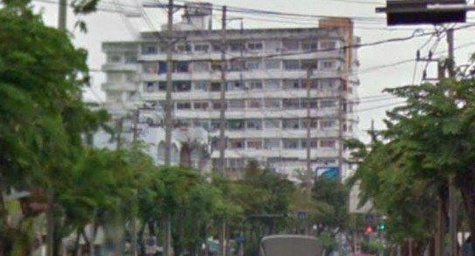 Prachasuk Place