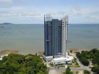 S. Sriracha Hotel & Residence