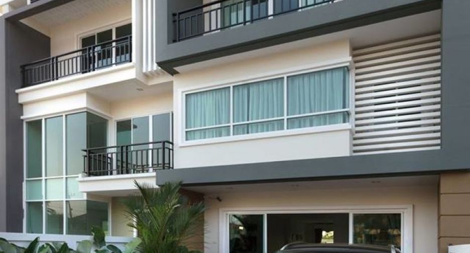 Royal Palm Village Condo in Mueang Phitsanulok Hipflat