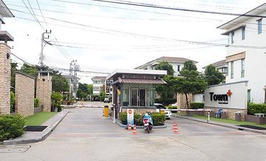 Town Plus Suvarnabhumi