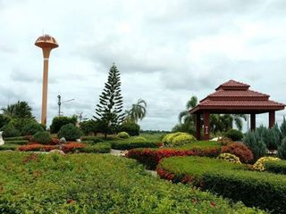 Phitsanuchai Park Tha Thong