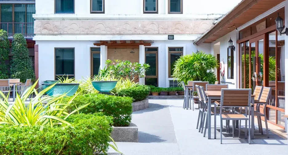 La Salle Suites & Spa Hotel