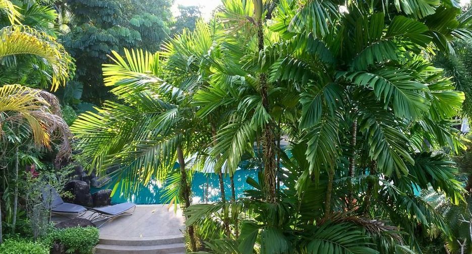Lakeshore Villa