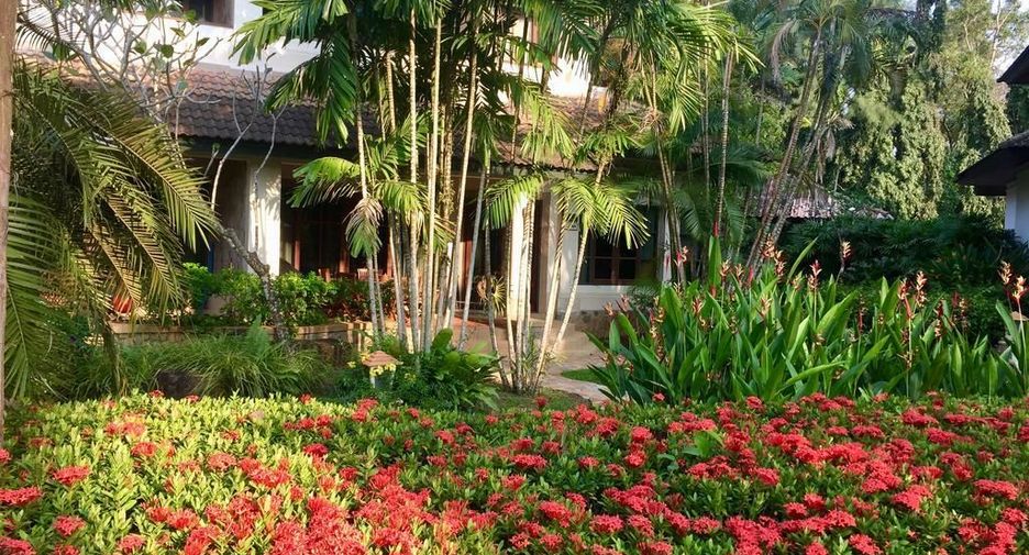 Lakeshore Villa
