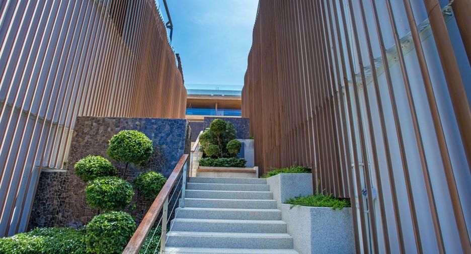 Bluepoint Condominium