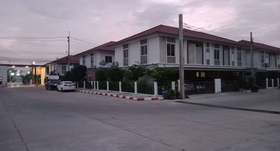 ไอลีฟ ทาวน์ ประชาอุทิศ 90