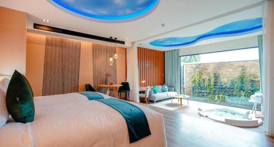 Pool Suite