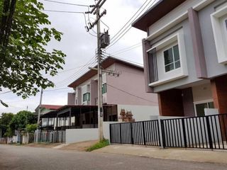 Inkaew Townhome