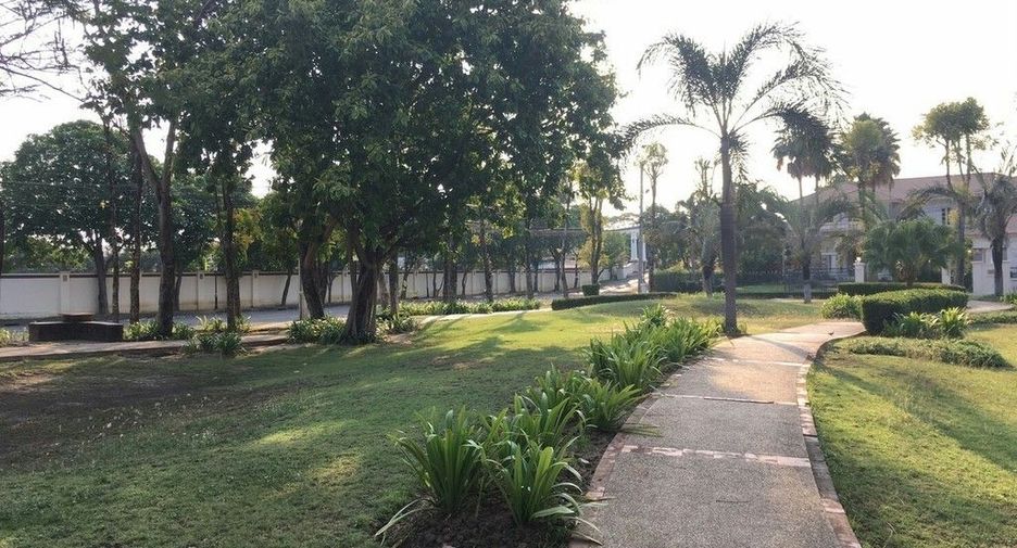 Baan Ladawan Pinklao-Petchkasem