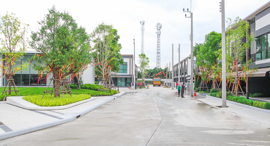 Pleno Sathorn-Suksawat