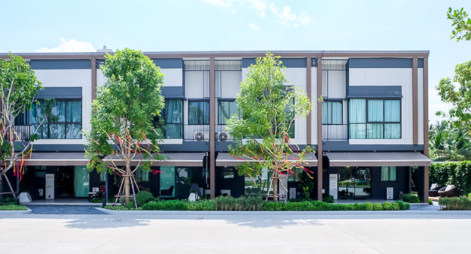 Pleno Sathorn-Suksawat