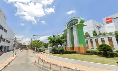 Ladawan Village Srinakarin