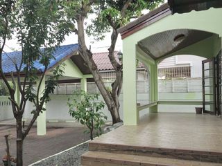 Kaset Niwet Village