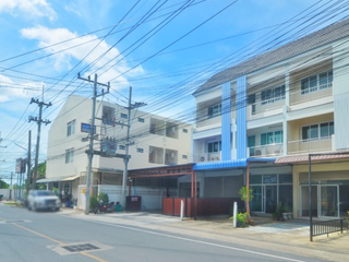 Navy House 28