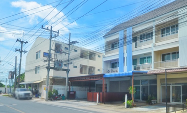 Navy House 28