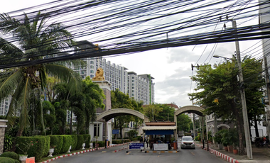Baan Klang Muang British Town Srinakarin