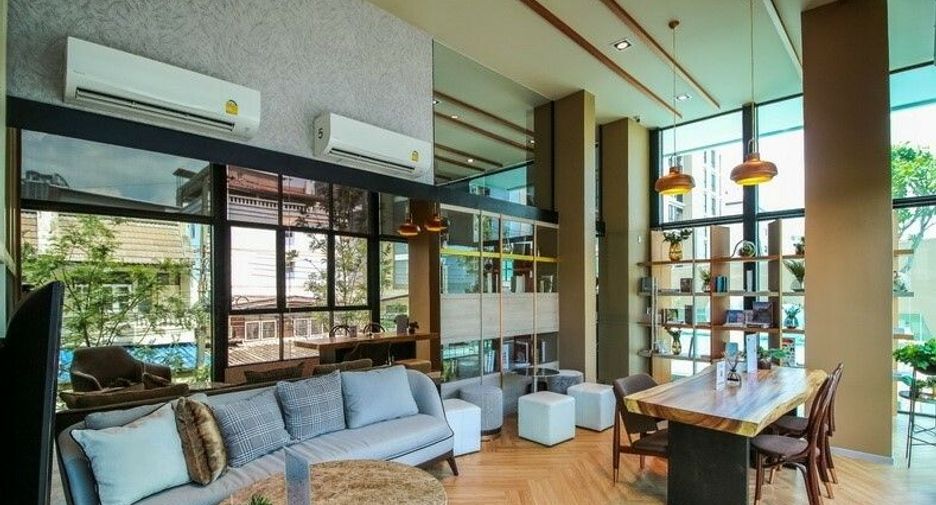 Brown Condo Huai Khwang