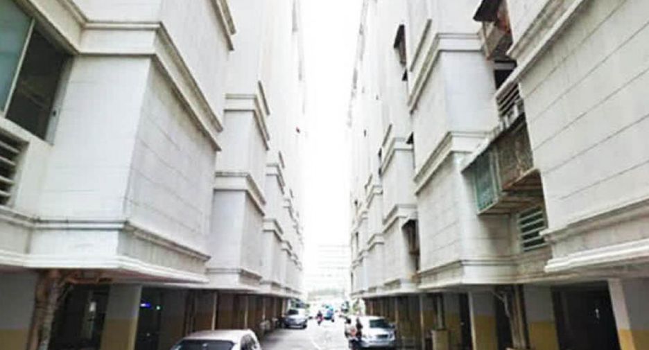 Meanburee Place