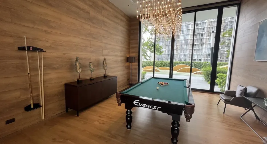 Park Origin Phrom Phong