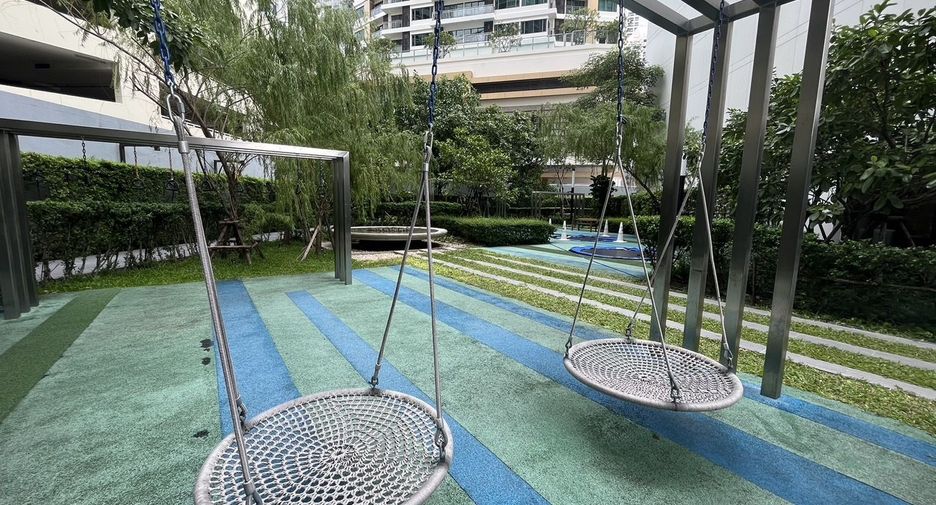 Park Origin Phrom Phong