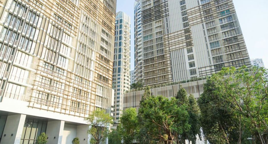 Park Origin Phrom Phong
