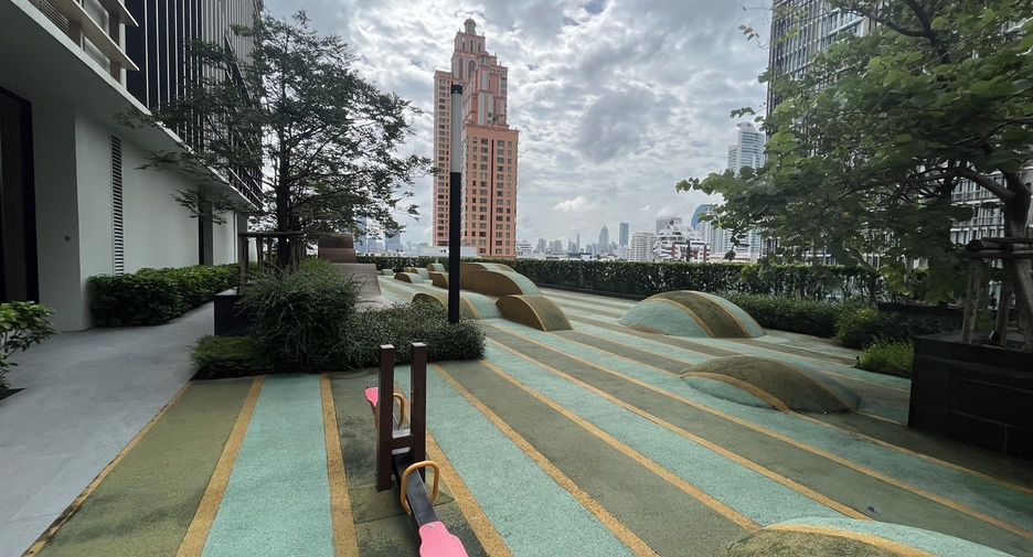 Park Origin Phrom Phong