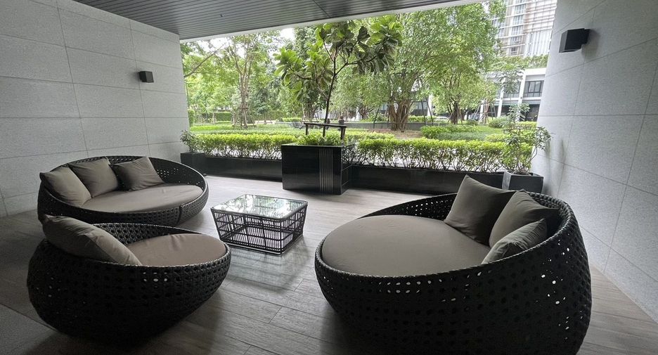 Park Origin Phrom Phong
