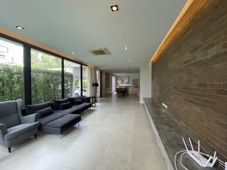 Quad 38 Private Residence