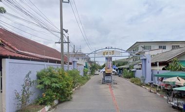 Suthawee (Soi Phon Sawang)