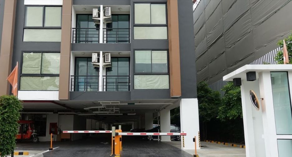 Chateau in Town Sukhumvit 64/1