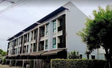 Baan Klang Muang Rattanathibet