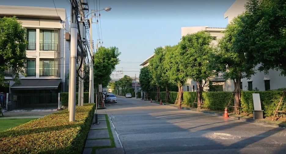 Baan Klang Muang Rattanathibet