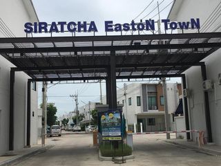 Siratcha Easton Town