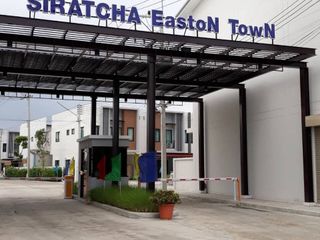 Siratcha Easton Town