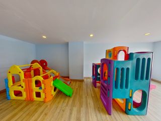 Аренда 3 спальни кондо в Щаттхана, Бангкок