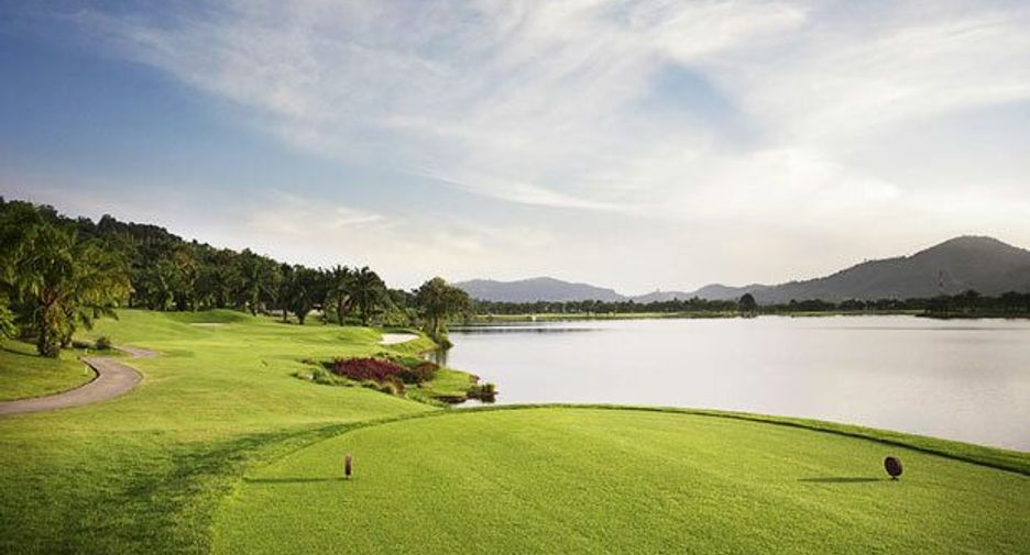 Sir James Resort And Country Club
