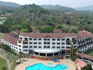 Sir James Resort & Country Club