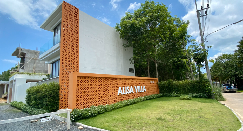 Alisa Pool Villa