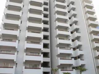 Esmeralda Apartments