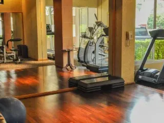 Esmeralda Apartments